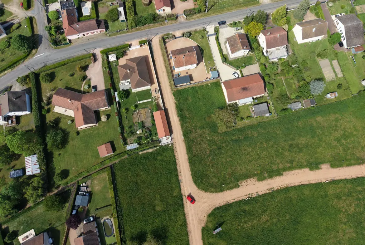 Terrains constructibles à Vendat - Centre-bourg, plusieurs superficies et prix 