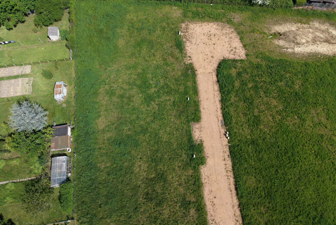 Terrains constructibles à Vendat - Centre-bourg, plusieurs superficies et prix 