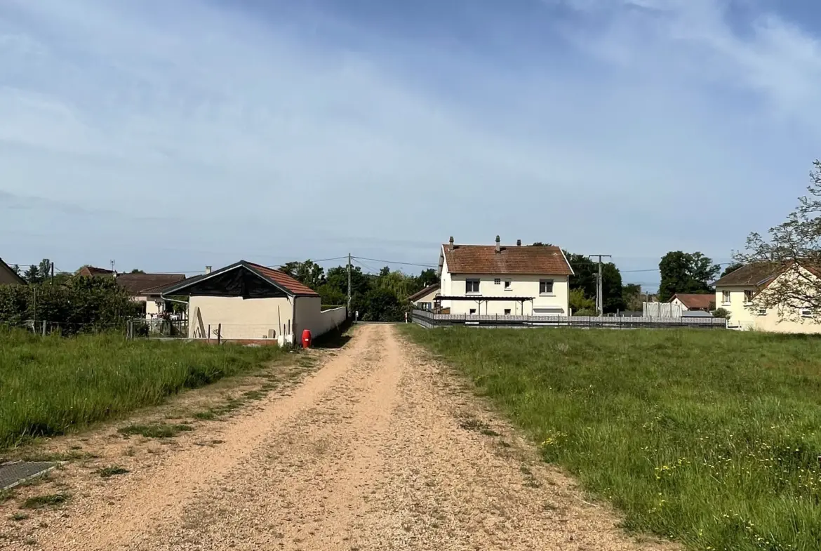 Terrains constructibles à Vendat - Centre-bourg, plusieurs superficies et prix 