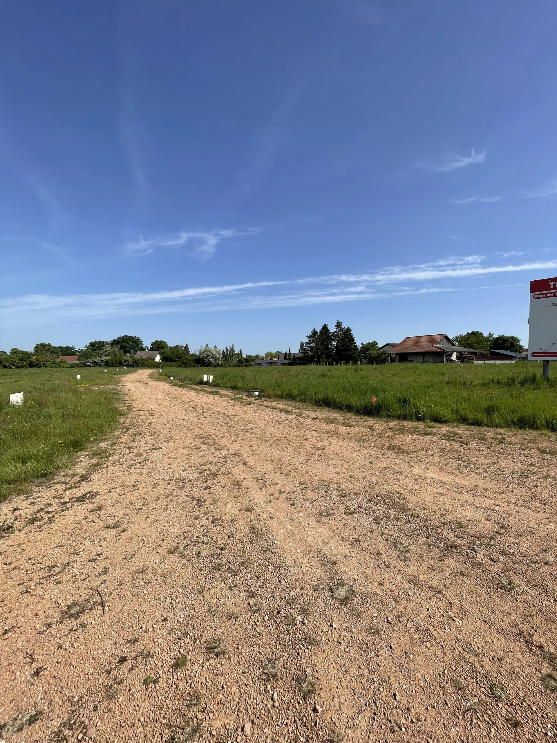 Terrains constructibles à Vendat - Centre-bourg, plusieurs superficies et prix 