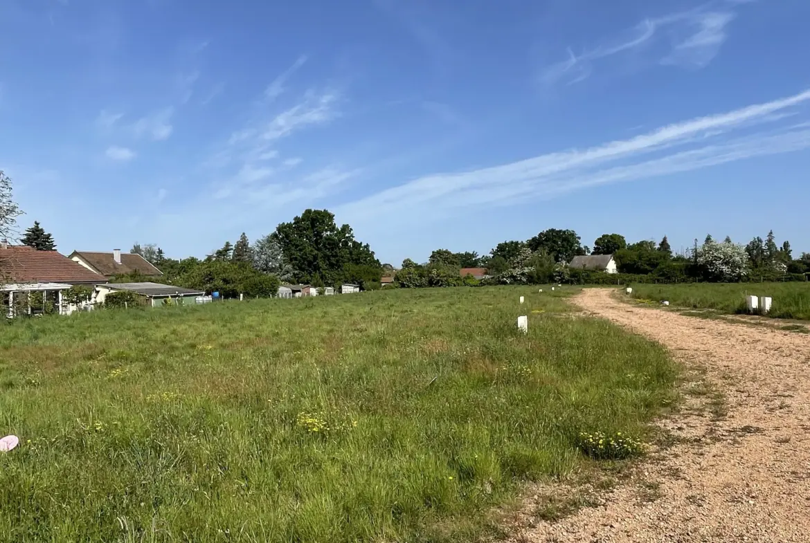 Terrains constructibles à Vendat - Centre-bourg, plusieurs superficies et prix 