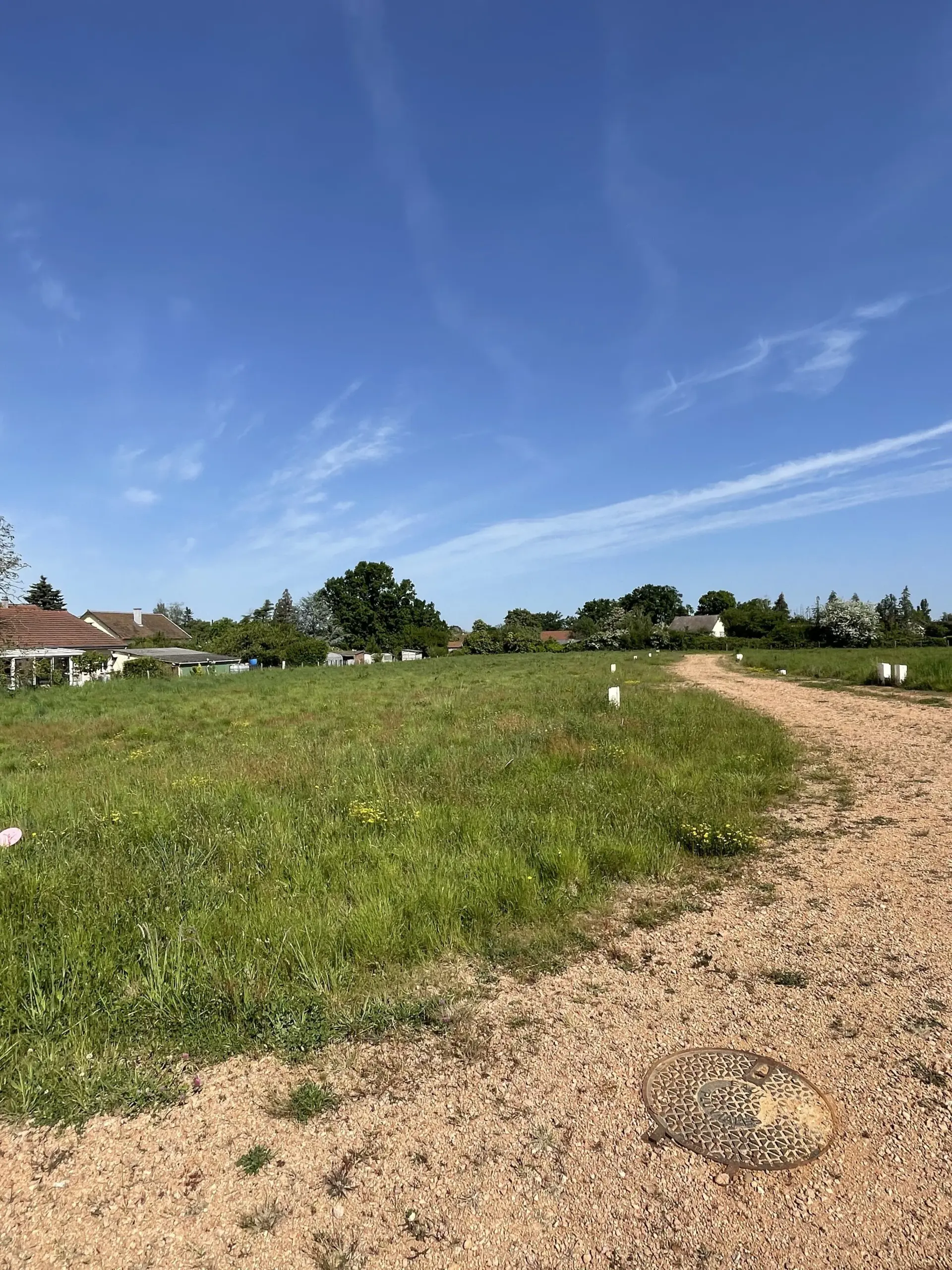 Terrains constructibles à Vendat - Centre-bourg, plusieurs superficies et prix 