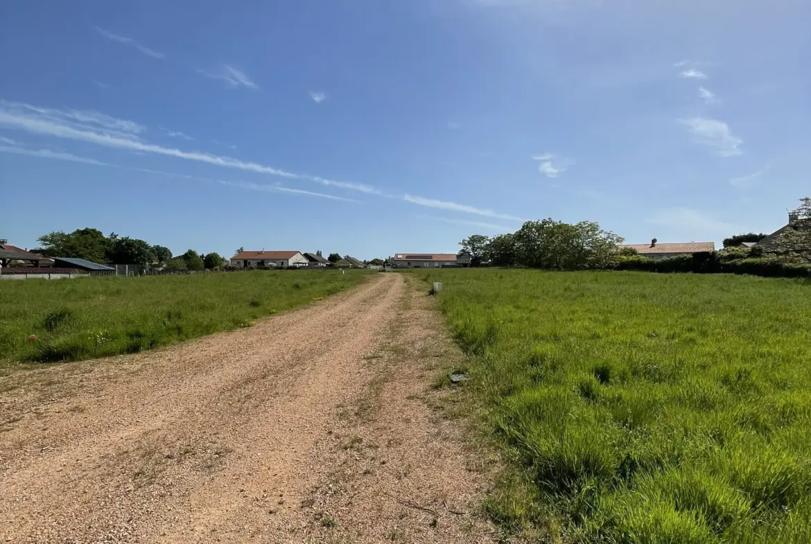 Terrains constructibles à Vendat - Centre-bourg, plusieurs superficies et prix 