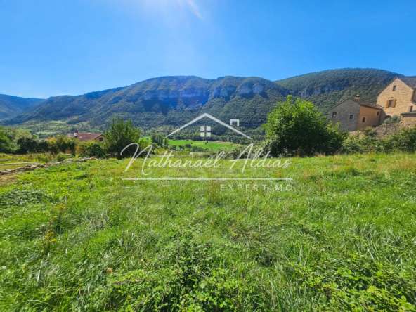 Terrain constructible avec vue panoramique à Mostuéjouls en Aveyron