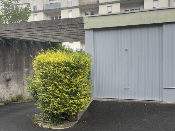 Garage de 14 m² à vendre à Saint-Étienne, Quartier Bergson
