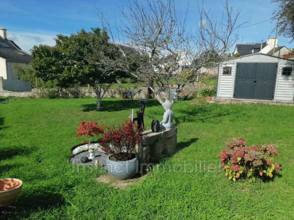 Maison à vendre à Plouhinec avec vue sur la mer, 4 chambres et jardin en Bretagne