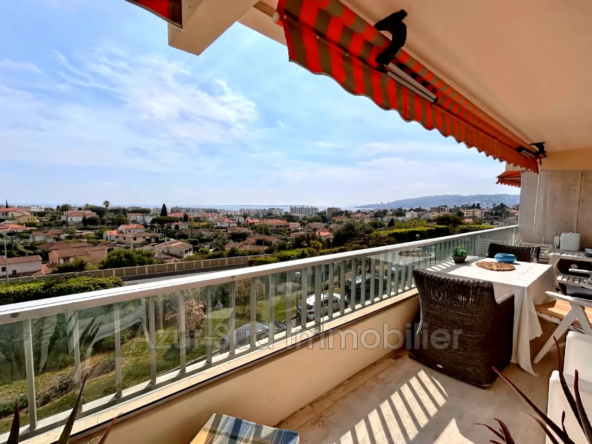 À vendre appartement 2 pièces avec vue mer à Antibes Badine