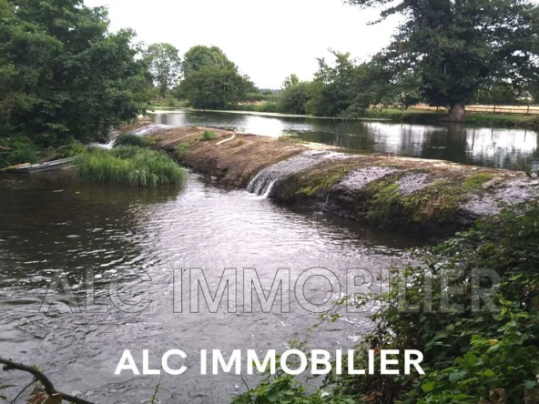 Terrain de loisir de 960 m² avec dépendance à rénover à Saint Aubin de Locquenay