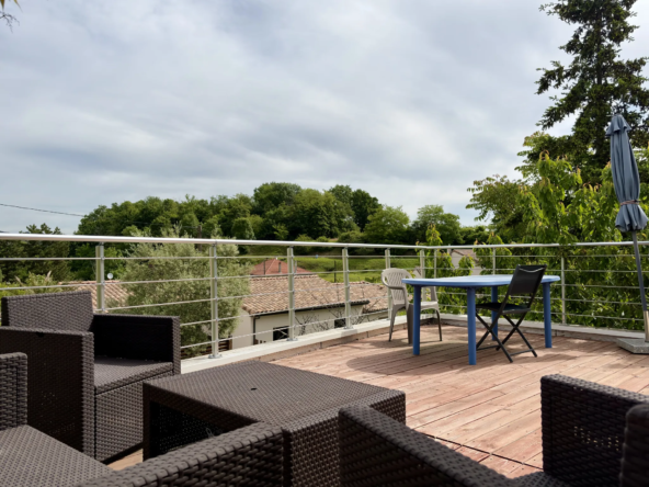 Villa récente 2019 avec deux logements et potentiel d’extension à Tournon-sur-Rhône
