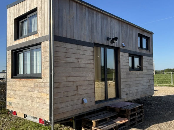 Tiny House moderne en bois Red Cedar avec confort complet à Thénac