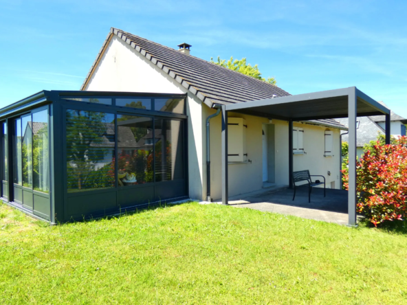 Maison de plain-pied avec sous-sol à Marcoles près d'Aurillac