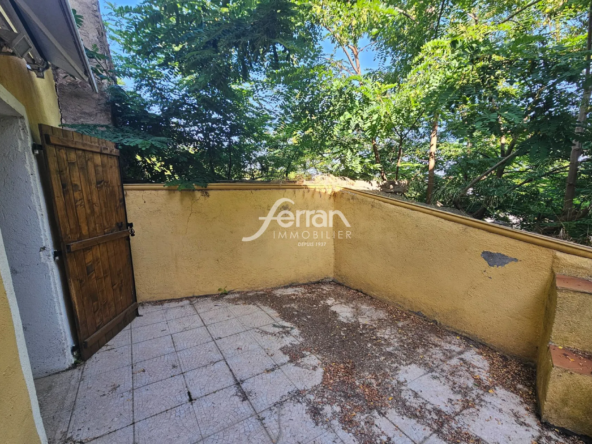 Maison de village à vendre avec terrasse et cave à Les Arcs-sur-Argens