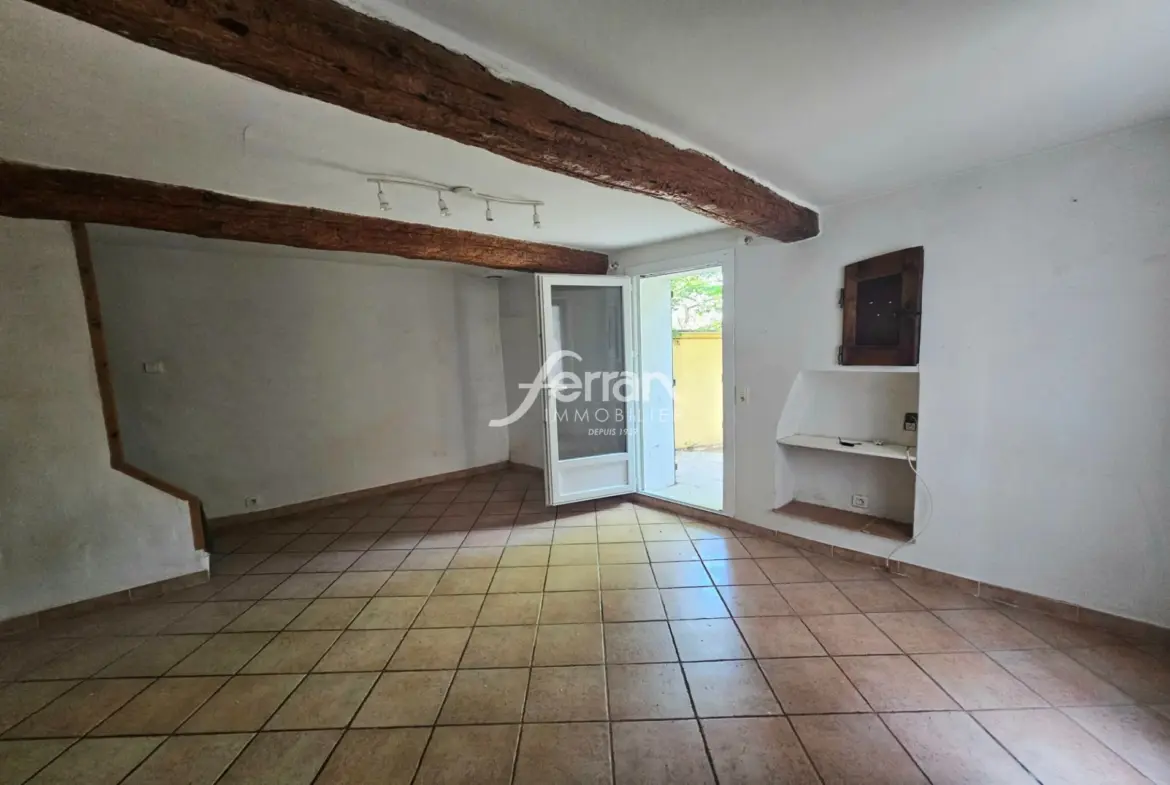 Maison de village à vendre avec terrasse et cave à Les Arcs-sur-Argens 