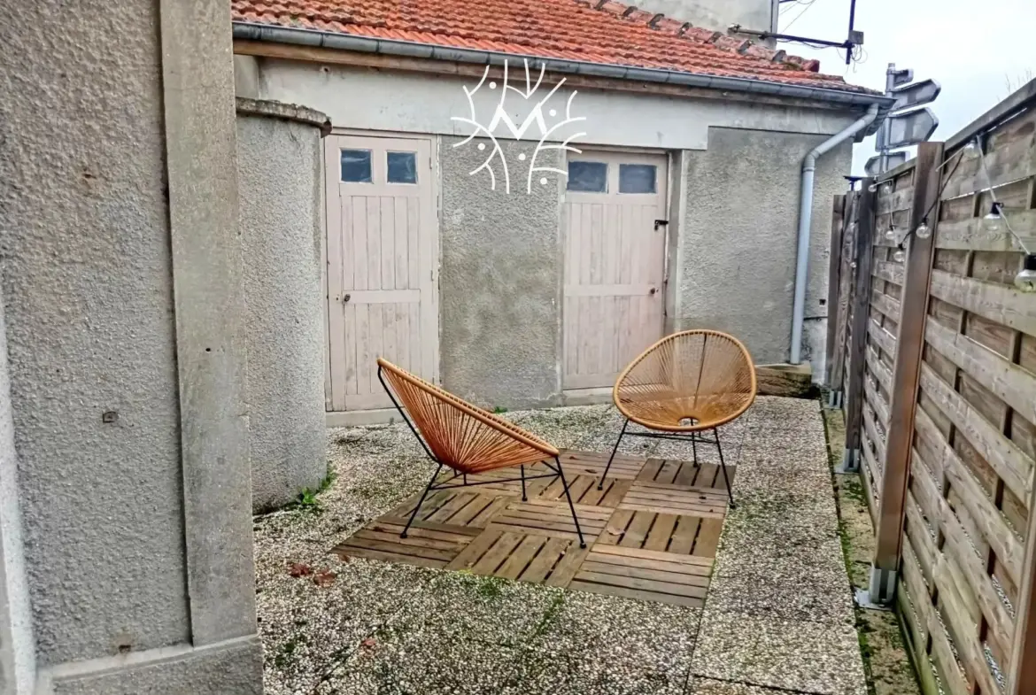 Charmante maison en campagne à Voncq, 2 chambres, dépendance, équipée de panneaux solaires 