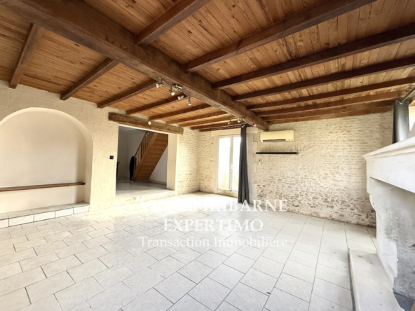 Maison en pierre avec 3 chambres, garage et jardin à Saint Hilaire de Villefranch