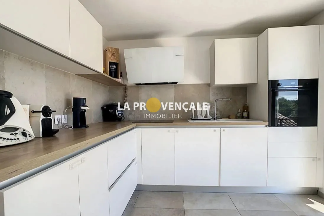 Vente appartement 3 pièces à Gréasque avec terrasse et parking 