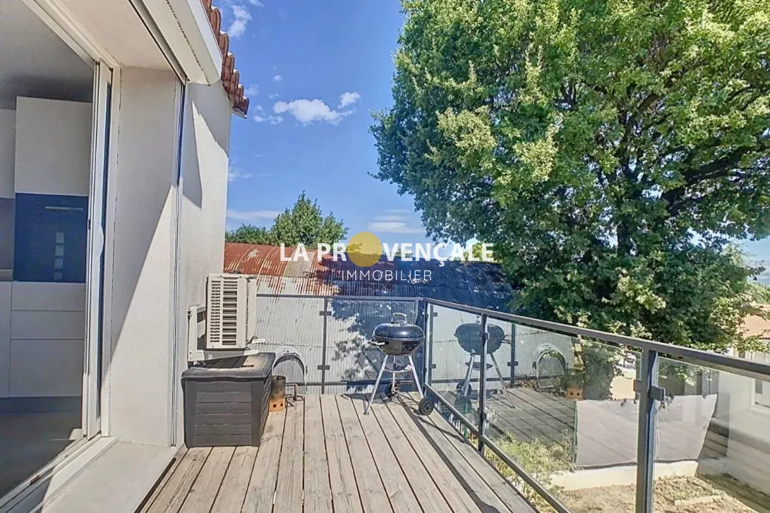 Vente appartement 3 pièces à Gréasque avec terrasse et parking 