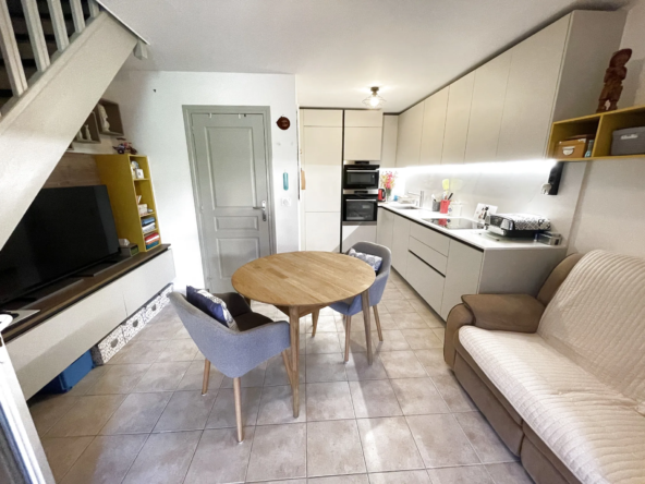 Maison T3 Climatisée avec Terrasse et Piscine à Calvisson, Vaunage