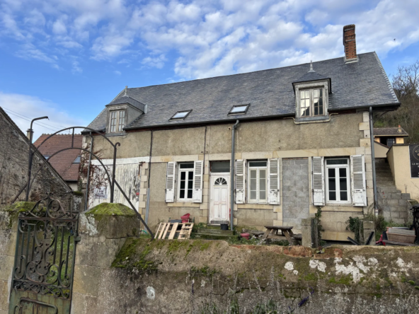 Maison de caractère à Hérisson avec possibilité de location dans un village touristique