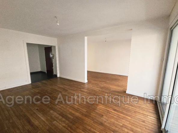 Appartement F4 lumineux avec balcon, cave et garage à Clermont-Ferrand