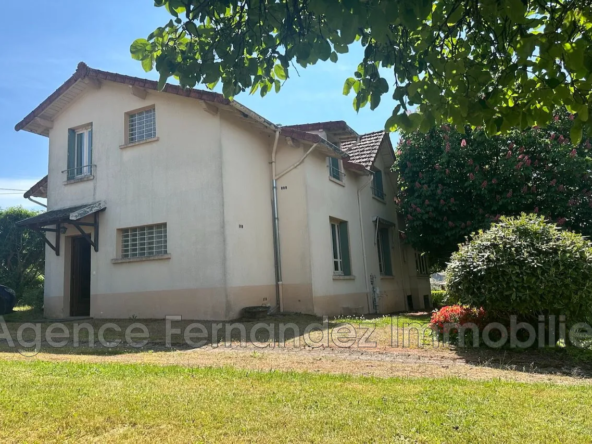 Maison spacieuse avec 6 chambres à Chauffailles près du centre-ville