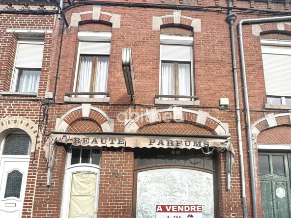 Grande maison de ville à Avion avec potentiel de rénovation et jardin clos