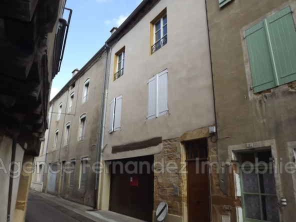 Immeuble de rapport à Marcigny avec garages et appartements locatifs