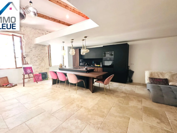 Atypique appartement duplex en dernier étage à Martigues Jonquières
