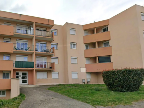 Appartement T3 rénové à Roche-la-Molière, 65 m², proche commodités
