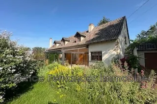 Magnifique maison de campagne à Briant avec dépendances et grand terrain