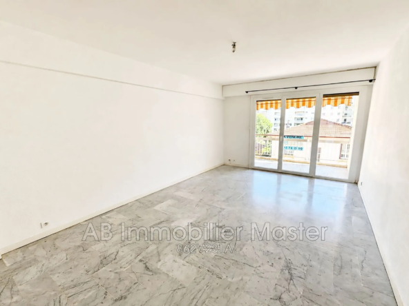 Appartement 2 pièces à Juan-les-Pins avec terrasse et parking
