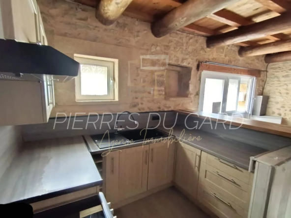 Charmante maison de village rénovée à Remoulins — 50 m², calme et lumineux
