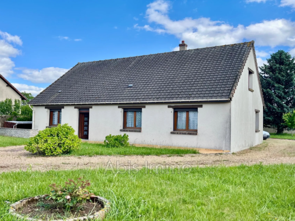 Maison familiale à vendre avec garage, cave et jardin à Les Villages Vovéens