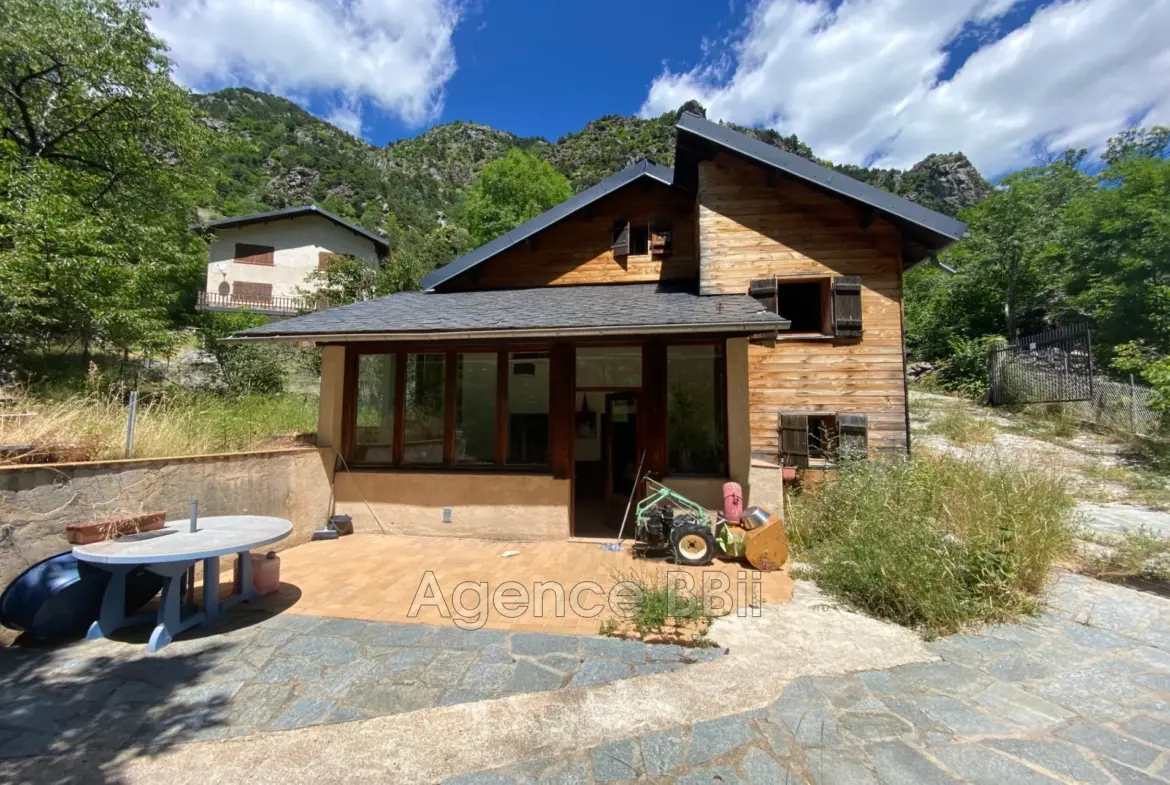 Charmante maison à vendre à Belvédère avec dépendance et terrain de 1090 m² 
