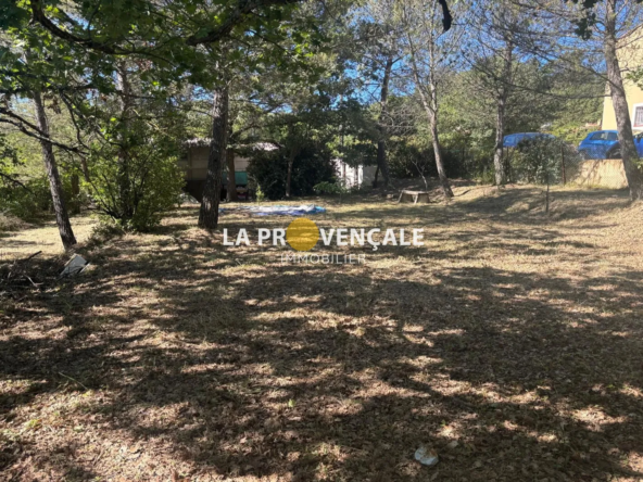 Terrain à bâtir de 440 m² à Gréasque - Vue dégagée et ensoleillée