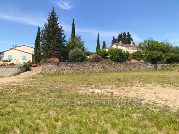 Terrain à vendre de 1255 m² à Saint-Étienne-de-Fontbellon - Vue dégagée et proximité commerces