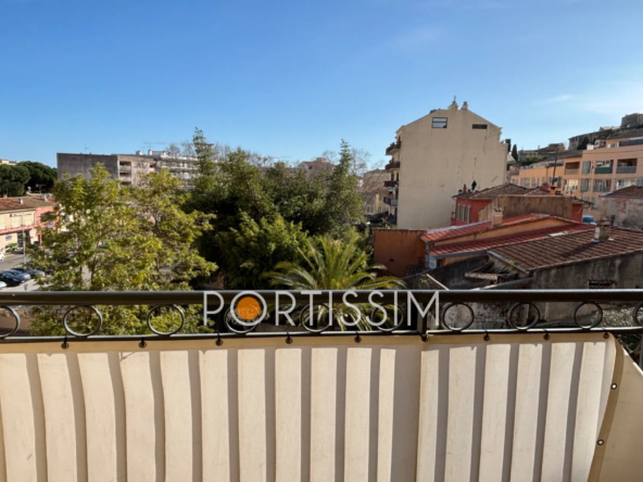 Appartement 2 pièces avec terrasse, garage et cave à Cagnes-sur-Mer