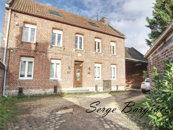 Grande maison rénovée avec terrain constructible à Douai Dorignies – Investissement idéal