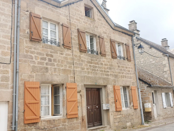 Maison à vendre à Tarnac avec 6 pièces et terrasse