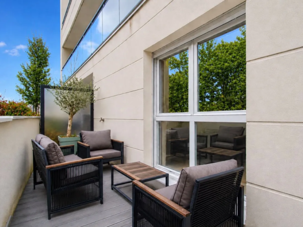 Vente T2 récent avec terrasse et parking à Saint-Thibault-des-Vignes
