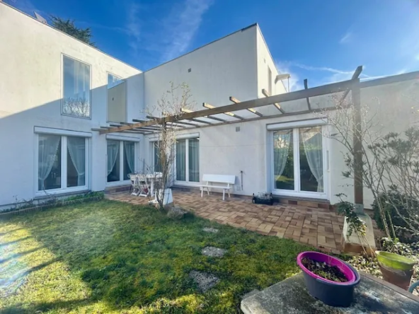 Appartement F6 avec jardin et garage à Saint-Michel-sur-Orge