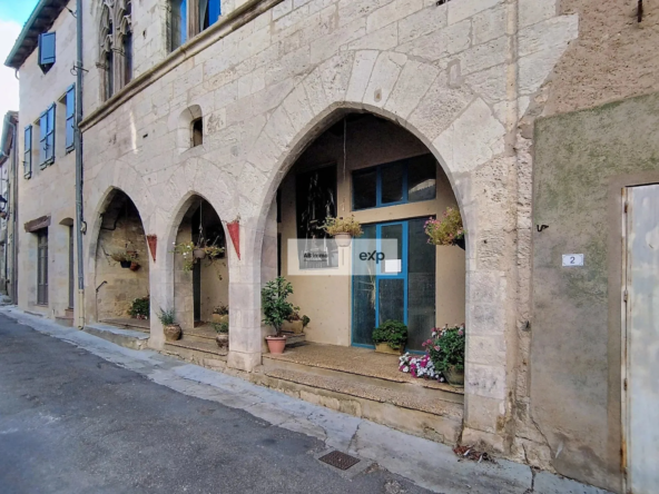 Local en pierres à vendre au centre de Puylaroque avec cave et potentiel pour usage multiple