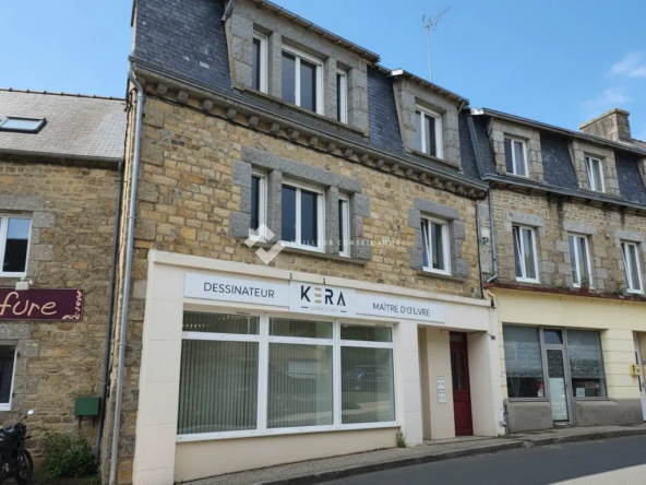 Maison de ville avec local commercial à Ploeuc-l'Hermitage - Exclu