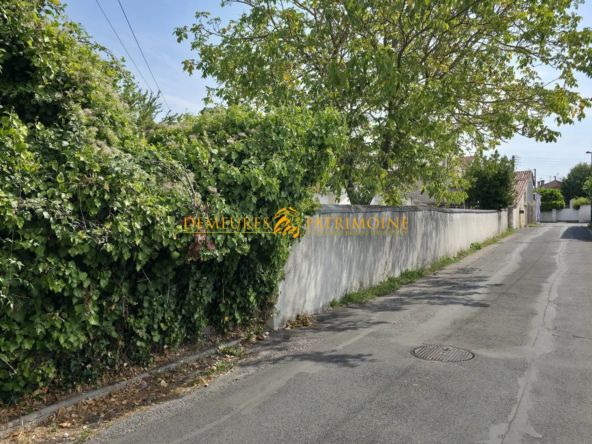 Terrain constructible de 400 m² à Soyaux près de la place Victor Hugo