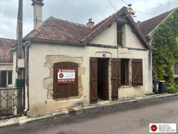 Maison de ville à vendre à Montbard - 64 m², travaux à prévoir