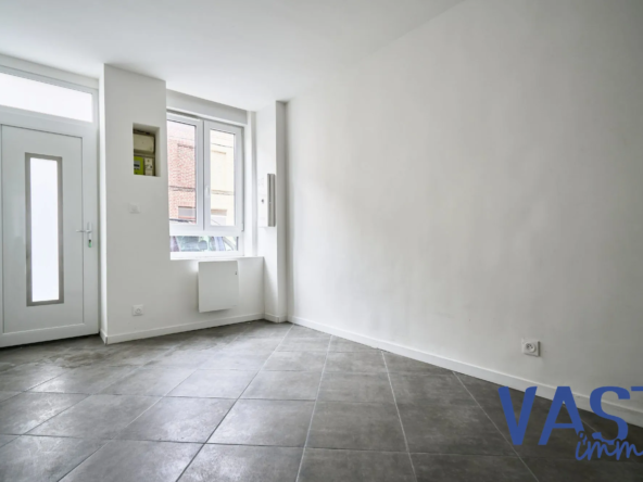 Maison rénovée de 60 m² à Lille avec terrasse et accès métro