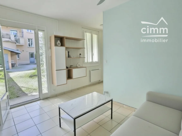 Appartement de 27 m² à vendre à Grenoble, investissement idéal avec balcon et climatisation