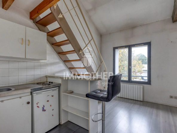 Studio 23 m² à Grenoble avec mezzanine proche gare et centre-ville