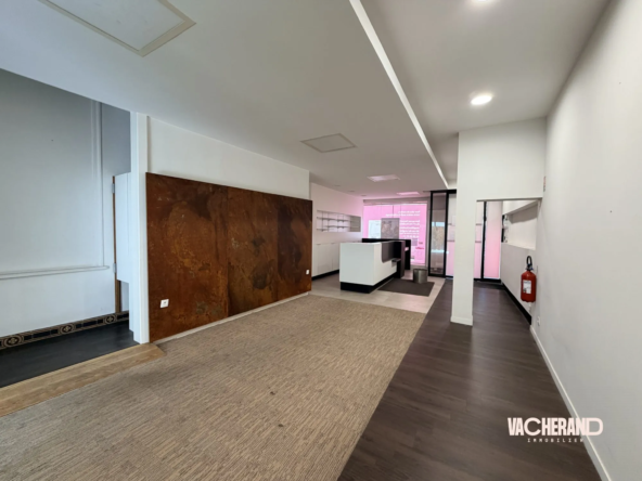 Local professionnel à vendre au centre-ville de Dunkerque – 120 m²