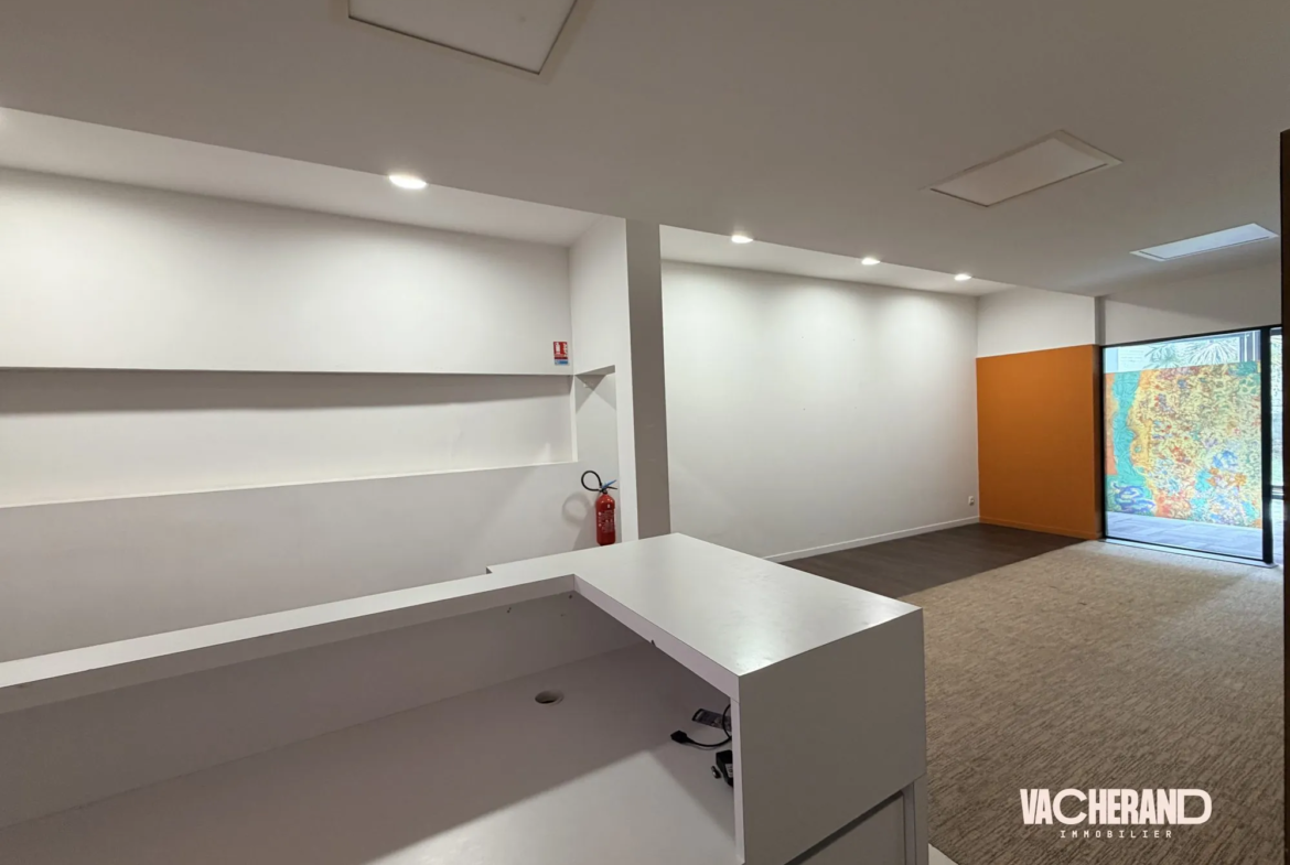 Local professionnel à vendre au centre-ville de Dunkerque – 120 m² 